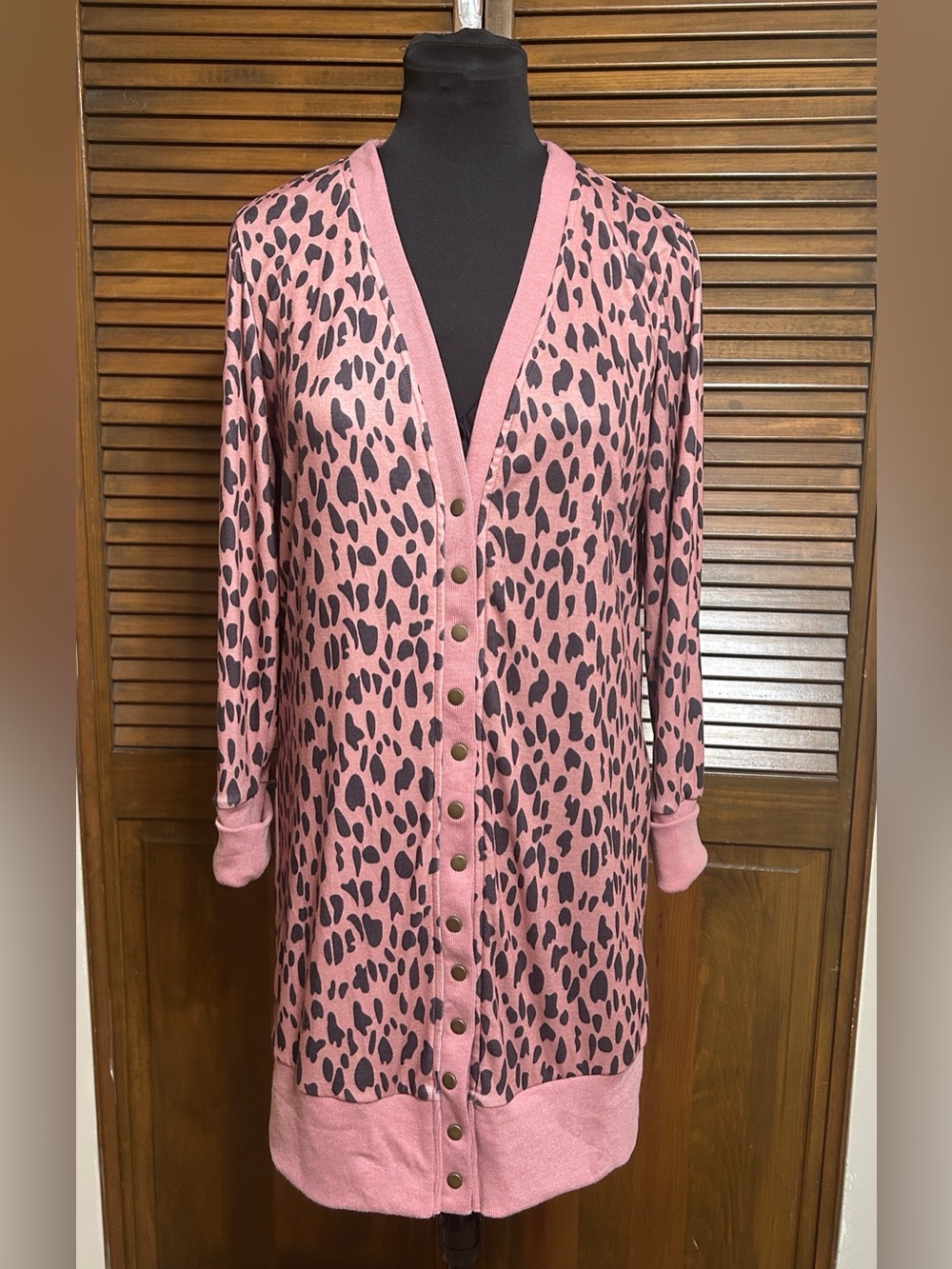 Merokeety Dusty Pink Leopard Snap Button Front Long Sleeve Knit Cardigan Size L